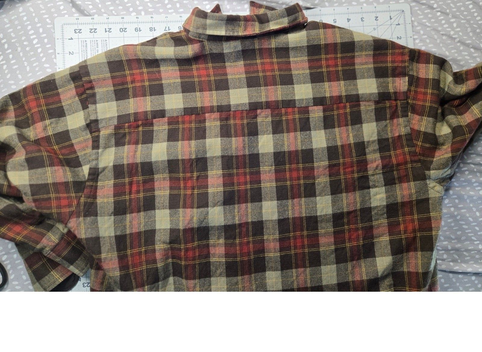 Van Heusen Men's XL Checker Button Down Shirt, Multi-Color, Acrylic, Good Cond.